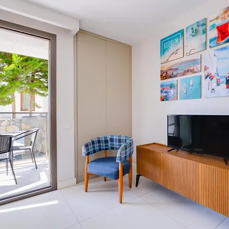 Flat With Shared Pool Near In Bodrum Διαμέρισμα
